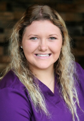 Dental assistant Averie